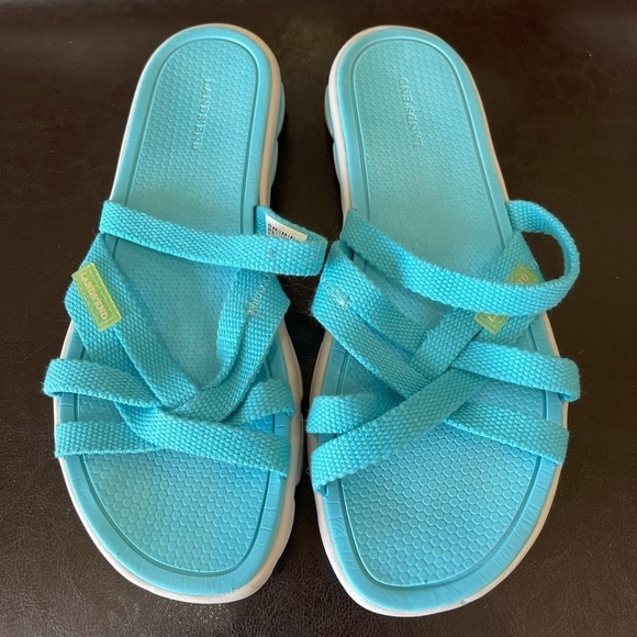 Lands End aqua pool blue canvas sandals in size 9 summer vacation blue slip on - Picture 10 of 13